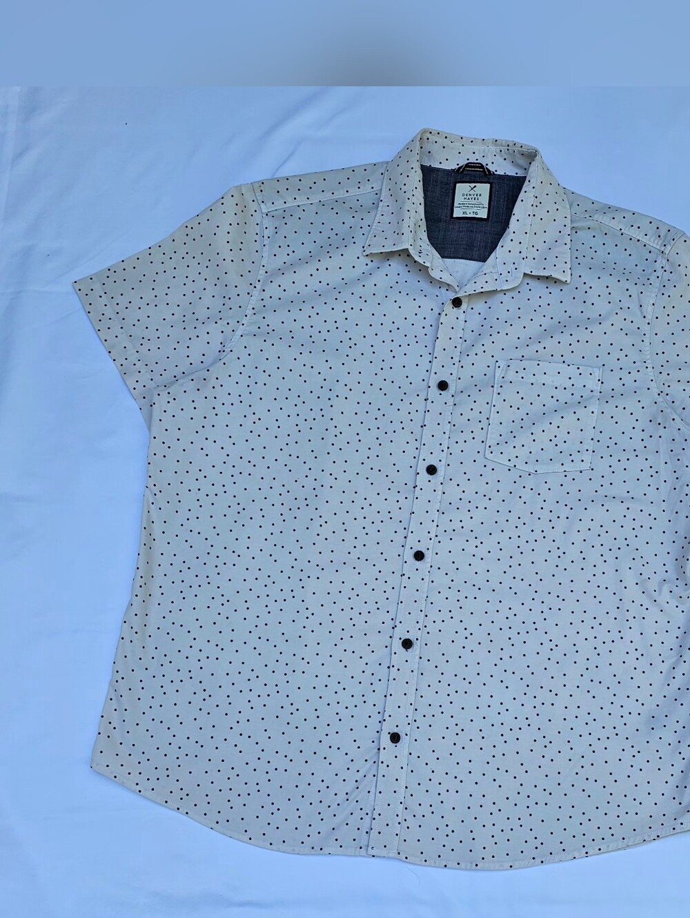 Denver Hayes Men's Off-white Short-Sleeve Button-Up Shirt with Dot Print